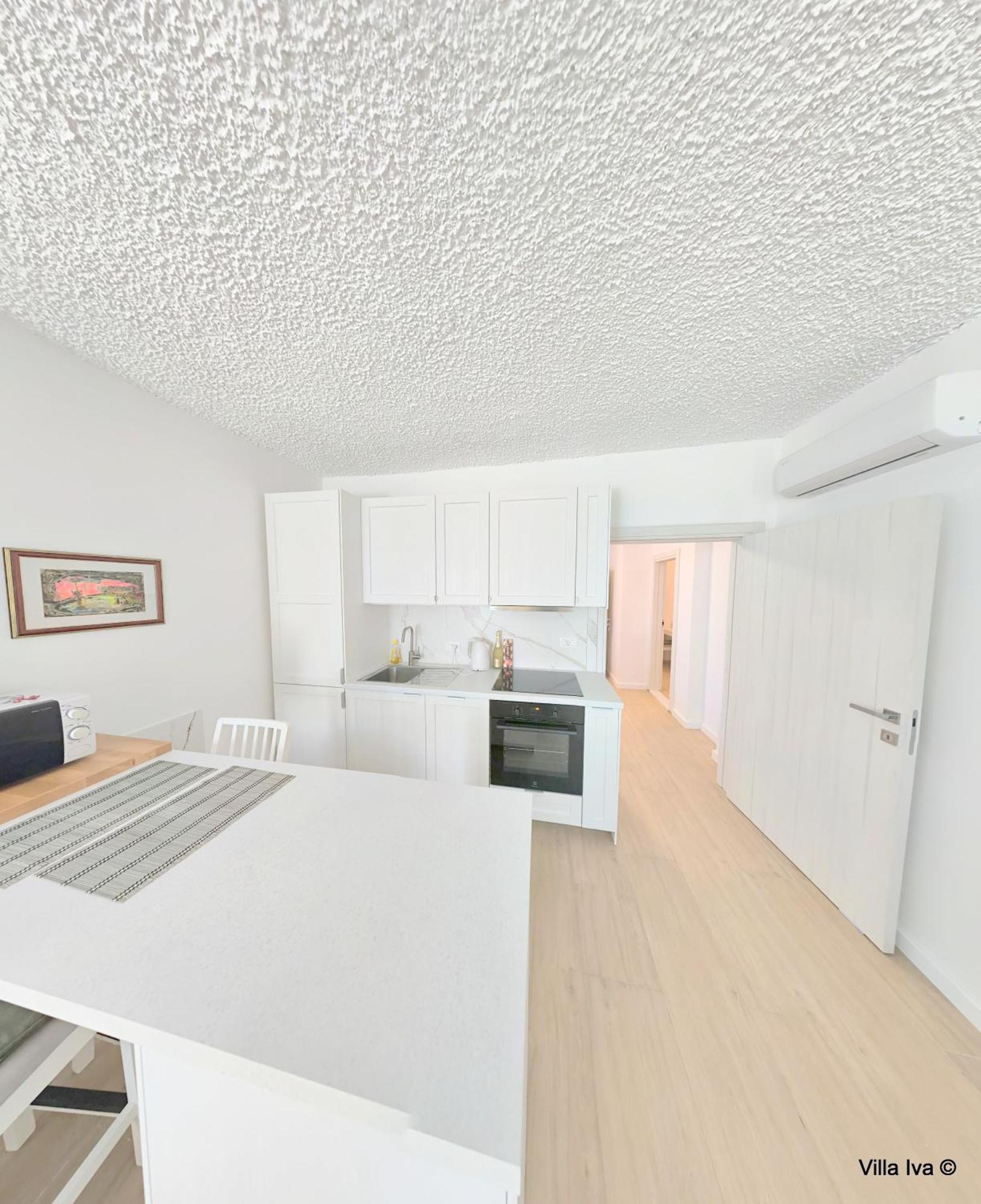 Apartments Iva Omis Luaran gambar
