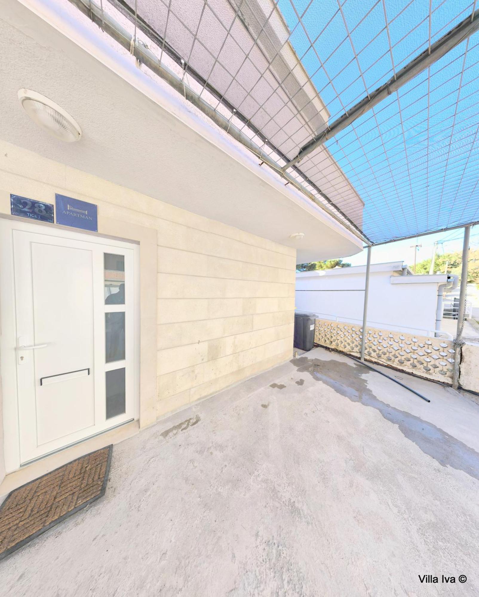 Apartments Iva Omis Luaran gambar