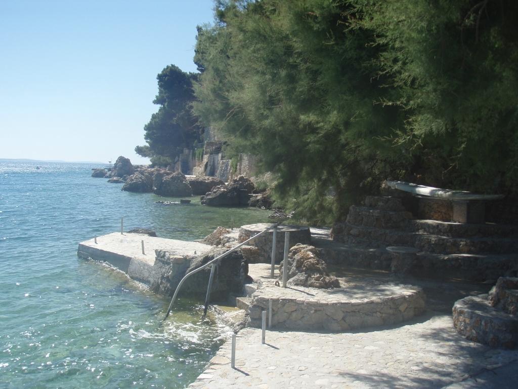 Apartments Iva Omis Luaran gambar