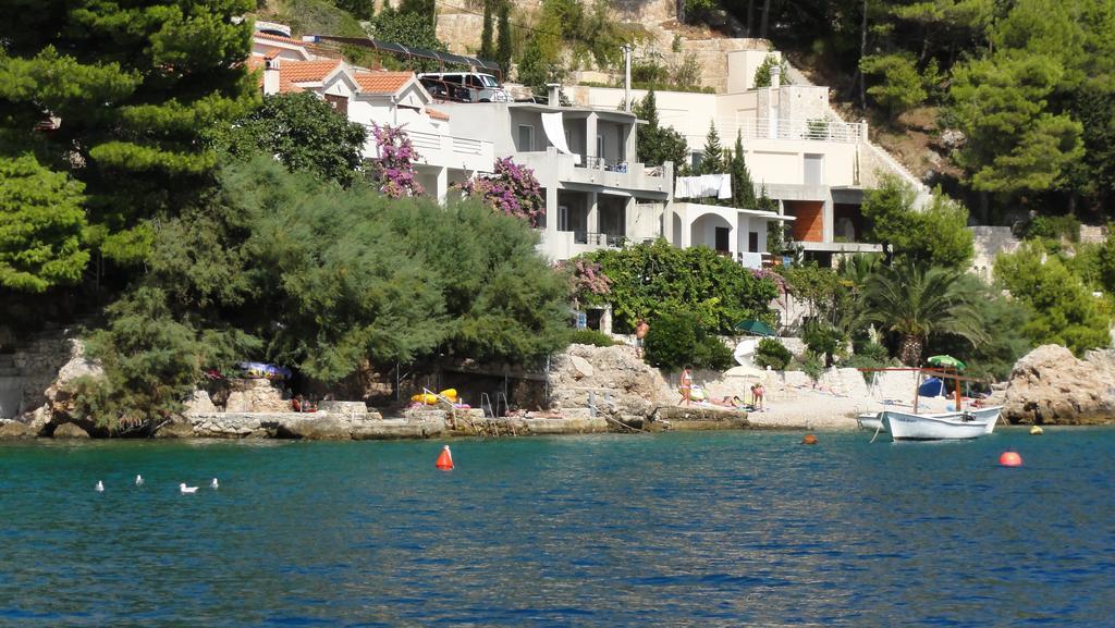 Apartments Iva Omis Luaran gambar